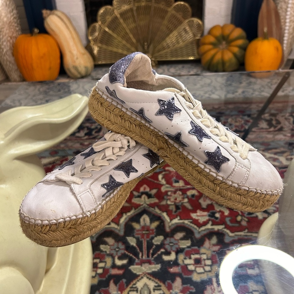 White star sneakers size 6.5
